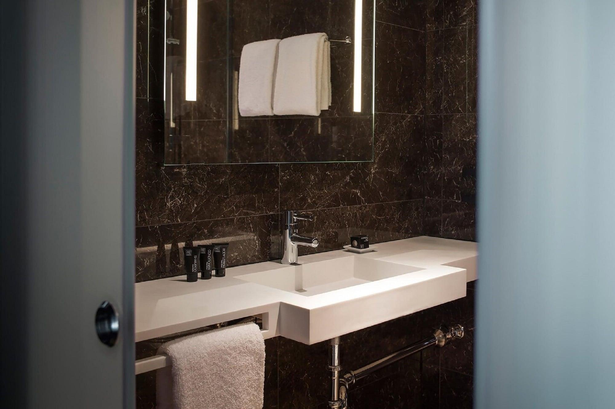 Ac Hotel By Marriott Santiago Cenco Costanera Kültér fotó